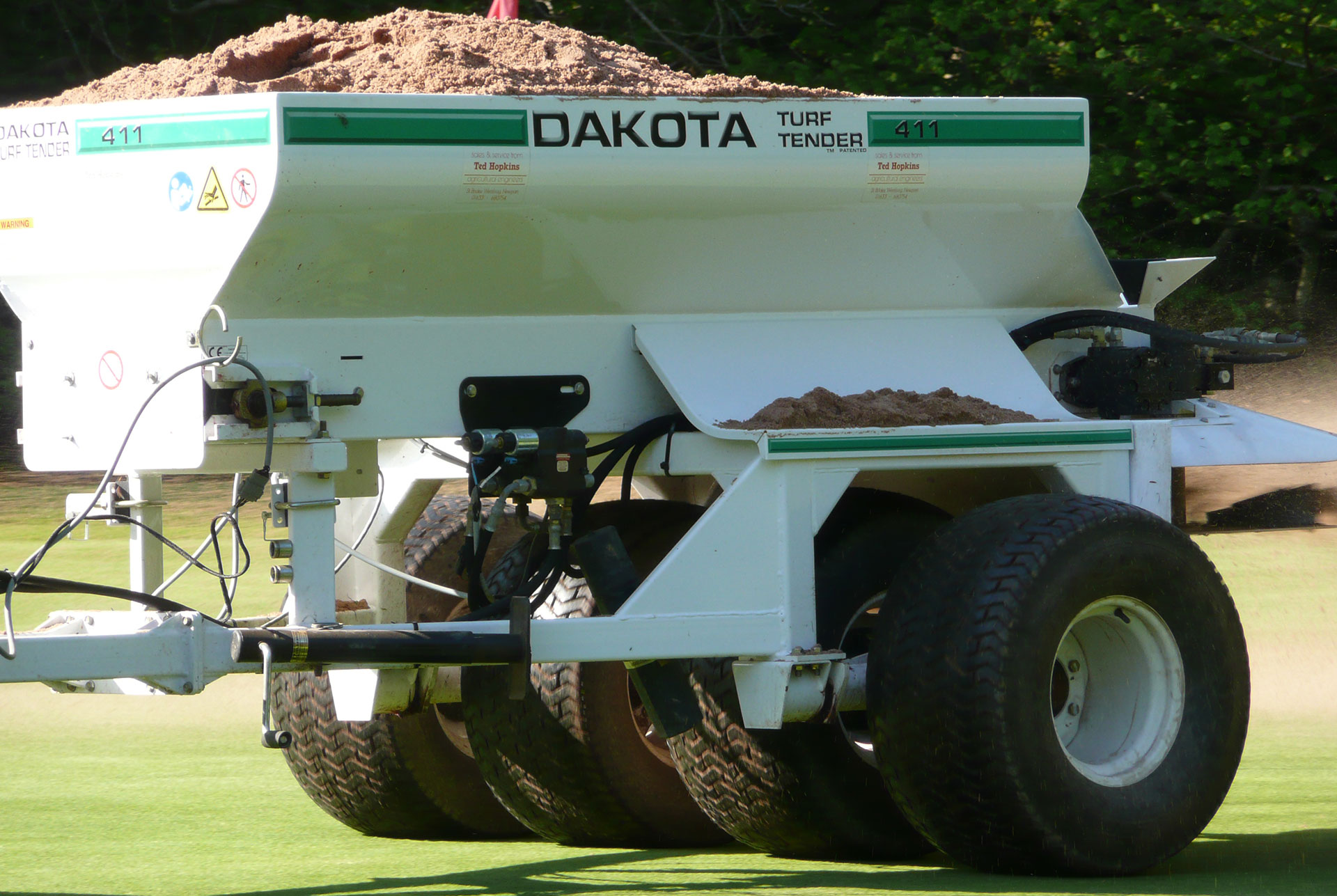 Dakota 411 Top dresser Toms website